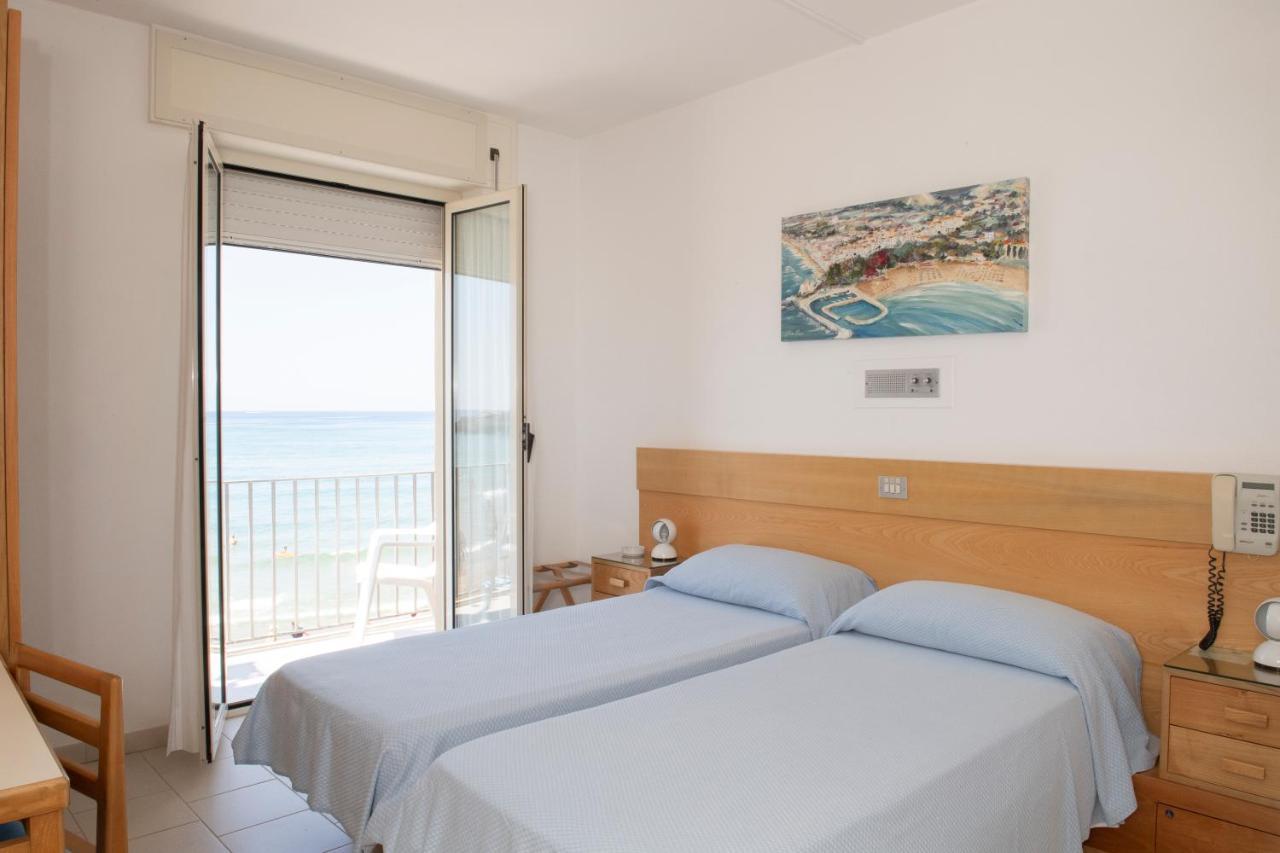 Albergo La Sirenella Sperlonga Exteriör bild